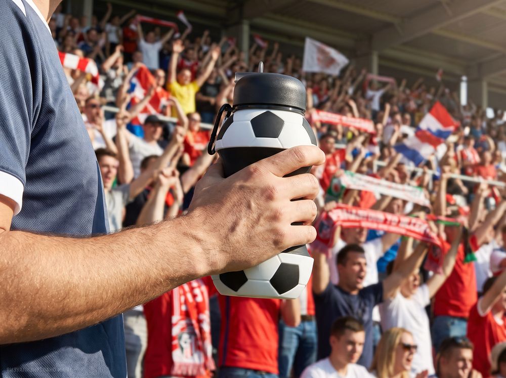 Складная бутылка для воды Football Flex, белая с черным-11