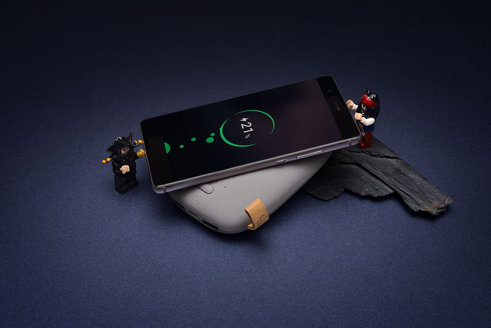 Аккумулятор с беспроводной зарядкой Pebble Wireless 9000 мАч, серый-8