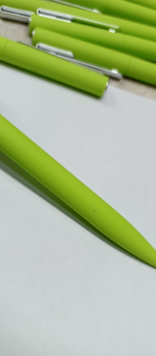 Ручка шариковая пластиковая "Bon" с покрытием soft touch, зеленое яблоко (Р)-3