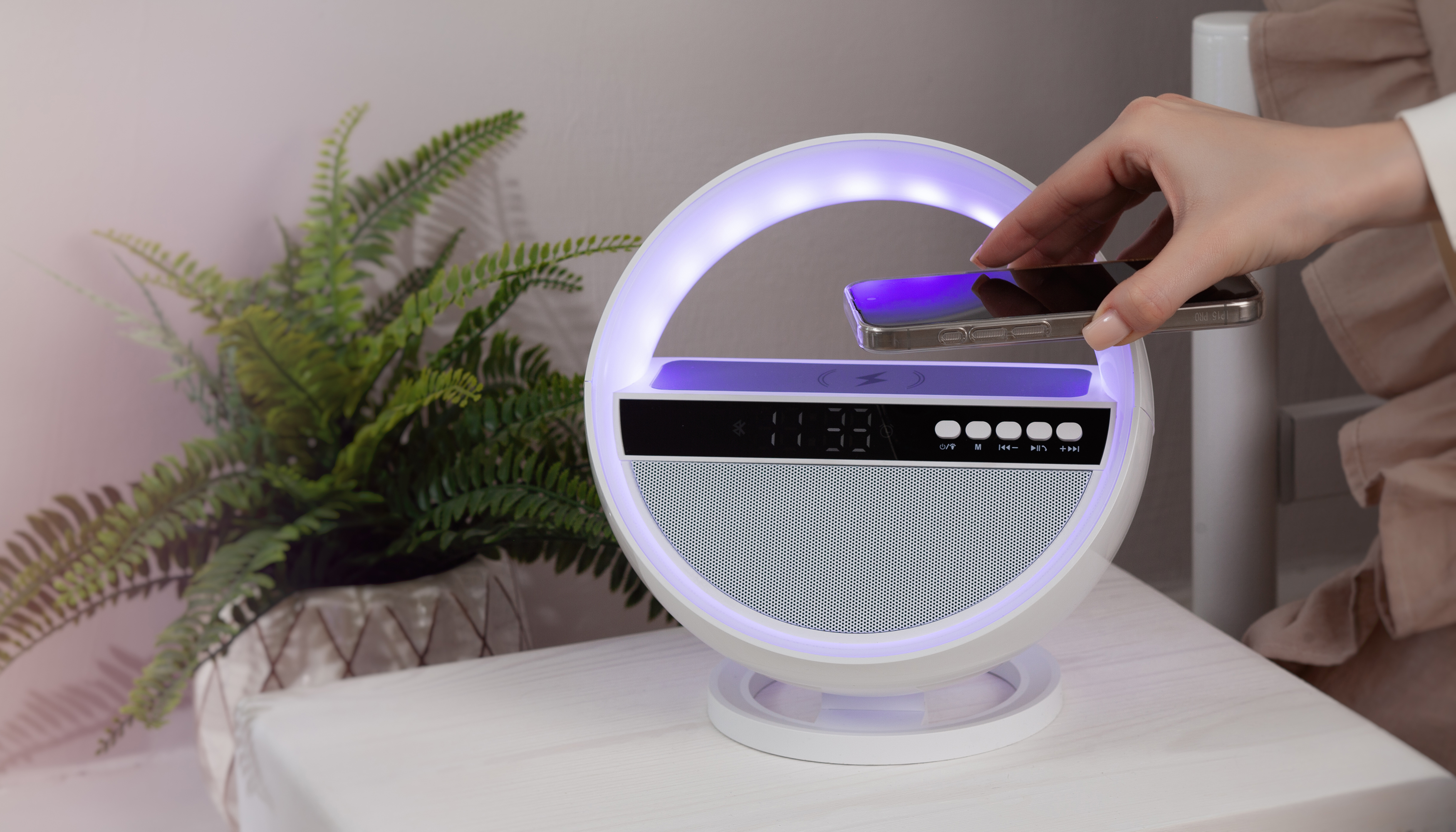 Bluetooth колонка "Smart Orb" 5Вт с беспроводным (15W) ЗУ, лампой, часами, FM радио-2