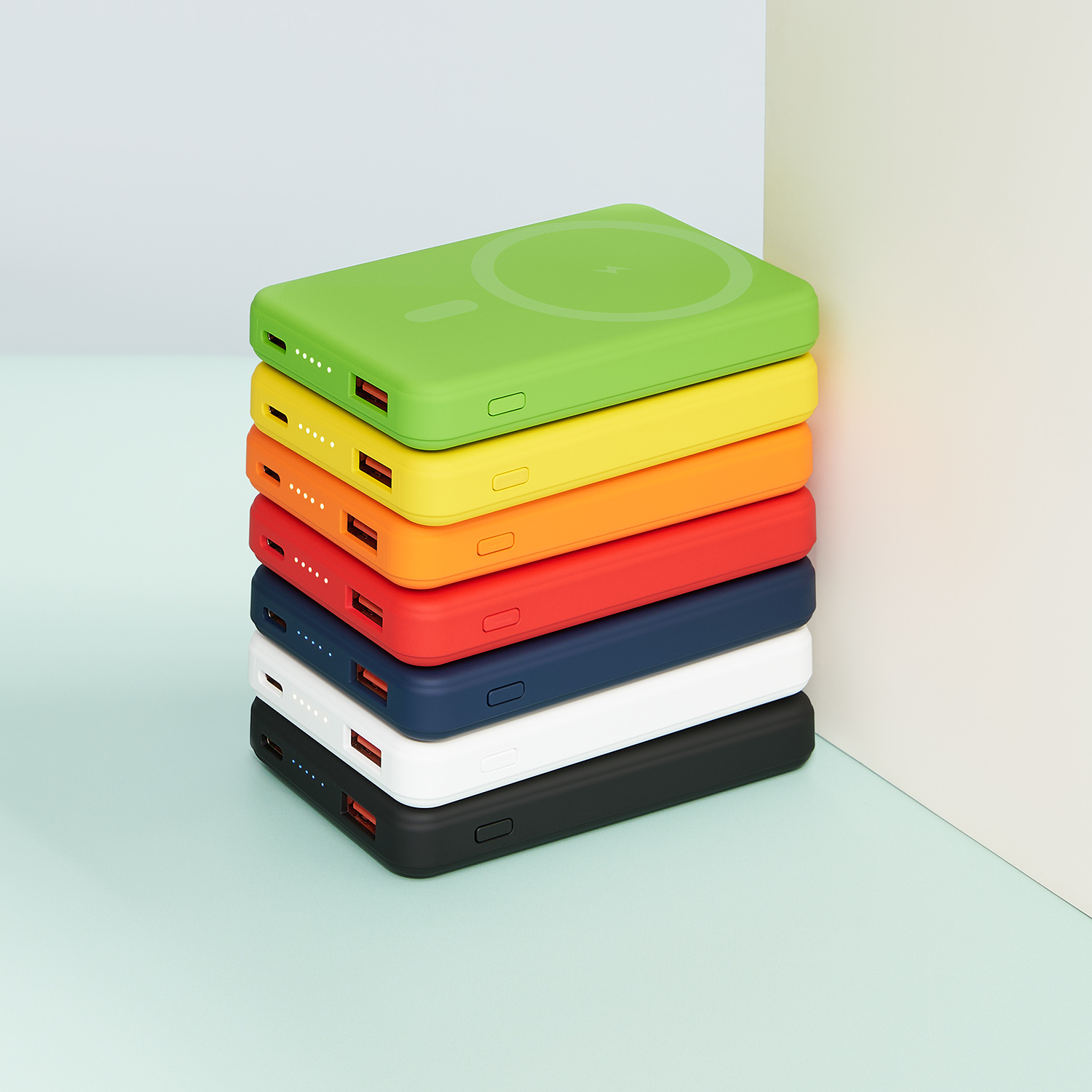 Внешний аккумулятор Ларго PD (Largo PD) 5000mAh с функцией беспроводной зарядки 15W, белый-18