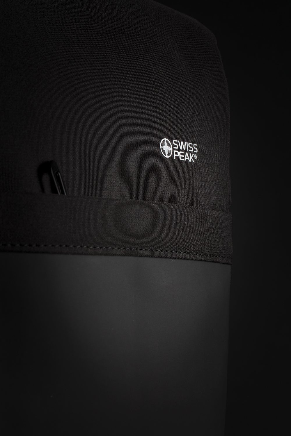 Антикражный рюкзак Swiss Peak 15"  с RFID защитой и разъемом USB-3